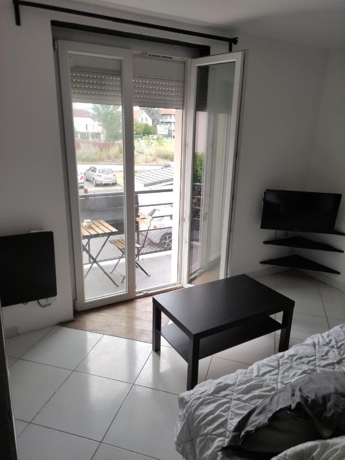 Studio Bien Situe Apartment Eybens Exterior photo